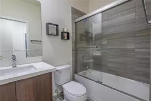 8805 NW 103rd Pl, Doral, FL 33178 - Photo 12