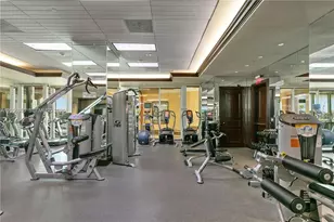 20201 E Country Club Dr, Aventura, FL 33180 - Photo 32