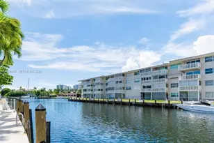427 Golden Isles Dr, Hallandale Beach, FL 33009 - Photo 16