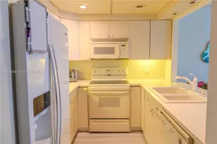 401 Ocean Dr, Miami Beach, FL 33139 - Photo 8