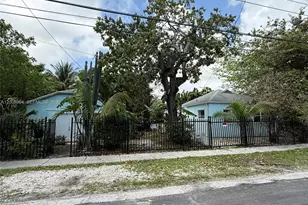 294 NE 57th St, Miami, FL 33137 - Photo 32