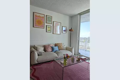 275 NE 18th St #1801, Miami, FL 33132 - Photo 2