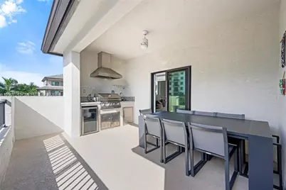 8387 NW 43rd St, Doral, FL 33166 - Photo 22