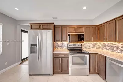 7470 SW 37th St, Miami, FL 33155 - Photo 12