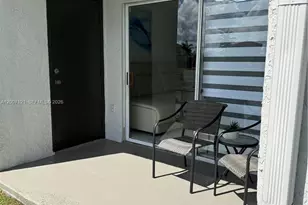 601 SW 113th Way, Pembroke Pines, FL 33025 - Photo 2