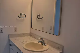 275 NE 18th St, Miami, FL 33132 - Photo 20