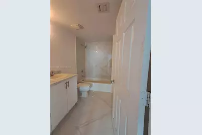 275 NE 18th St #1704, Miami, FL 33132 - Photo 18