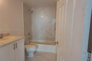 275 NE 18th St, Miami, FL 33132 - Photo 18