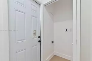 1366 NW 75th St, Miami, FL 33147 - Photo 16