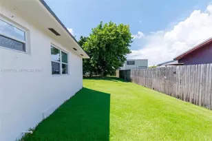 1366 NW 75th St, Miami, FL 33147 - Photo 18