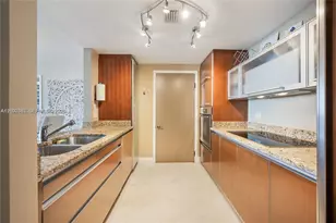 17201 Collins Ave, Sunny Isles Beach, FL 33160 - Photo 4