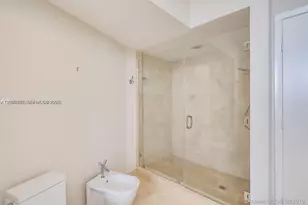 17201 Collins Ave, Sunny Isles Beach, FL 33160 - Photo 18