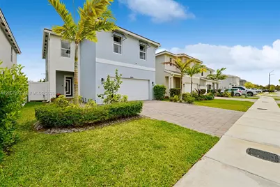 1660 SE 6th St, Homestead, FL 33033 - Photo 1