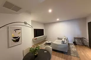 398 NE 5th St, Miami, FL 33132 - Photo 2