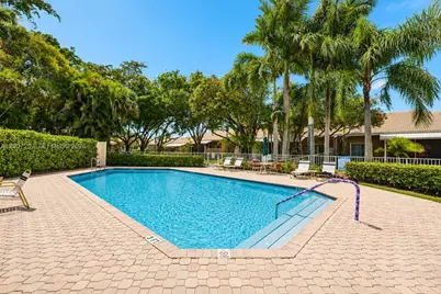 10131 Lombardy Dr, Tamarac, FL 33321 - Photo 30