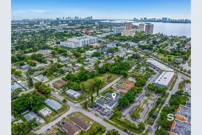1300 NE 110th St, Miami, FL 33161 - Photo 34