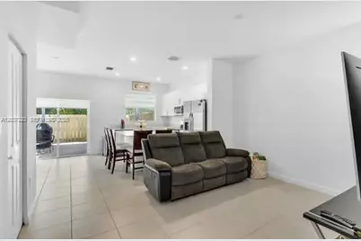 27704 SW 156th Ct, Homestead, FL 33032 - Photo 6