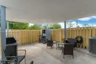 27704 SW 156th Ct, Homestead, FL 33032 - Photo 2