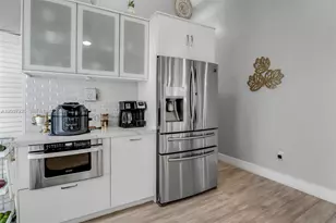 10048 SW 221st St, Cutler Bay, FL 33190 - Photo 12