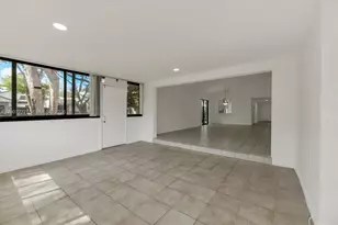 380 Fairway Cir, Weston, FL 33326 - Photo 14