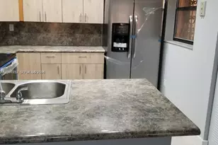 10847 NW 7th St, Miami, FL 33126 - Photo 2
