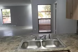 10847 NW 7th St, Miami, FL 33126 - Photo 4