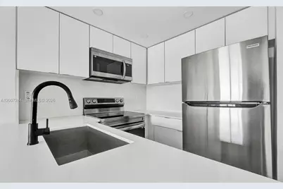 620 SW 10th St #301, Miami, FL 33130 - Photo 2