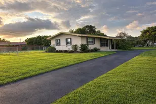 2724 Acapulco Dr, Miramar, FL 33023 - Photo 1