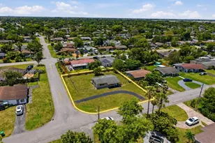 2724 Acapulco Dr, Miramar, FL 33023 - Photo 2