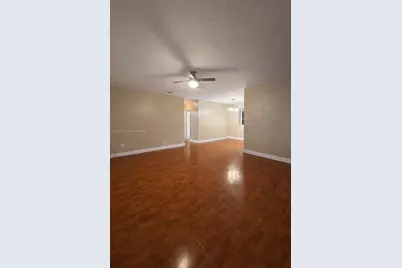 2724 Acapulco Dr, Miramar, FL 33023 - Photo 2
