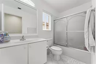 1004 Golden Cane Dr, Weston, FL 33327 - Photo 24