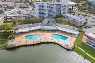 1591 NE Miami Gardens Dr, Miami, FL 33179 - Photo 2