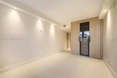 2301 Collins Ave #526, Miami Beach, FL 33139 - Photo 14
