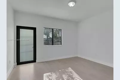 4817 E 9th Ln, Hialeah, FL 33013 - Photo 16