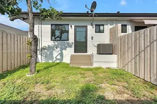 4817 E 9th Ln, Hialeah, FL 33013 - Photo 26