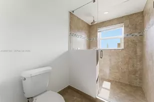 2000 NE 135th St, North Miami, FL 33181 - Photo 18