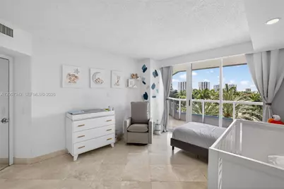21205 Yacht Club Dr #605, Aventura, FL 33180 - Photo 36