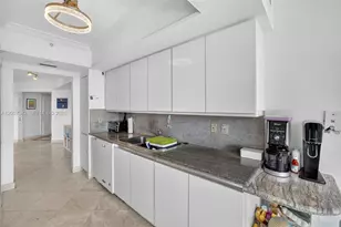 21205 Yacht Club Dr, Aventura, FL 33180 - Photo 18