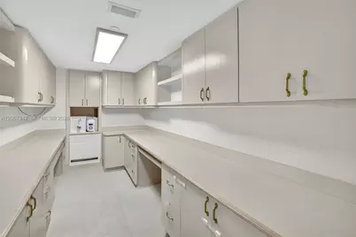 21205 Yacht Club Dr #605, Aventura, FL 33180 - Photo 34