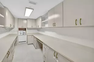 21205 Yacht Club Dr, Aventura, FL 33180 - Photo 34