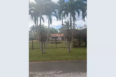 7090 SW 62nd St #0, Miami, FL 33143 - Photo 6