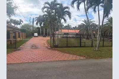 7090 SW 62nd St #0, Miami, FL 33143 - Photo 2