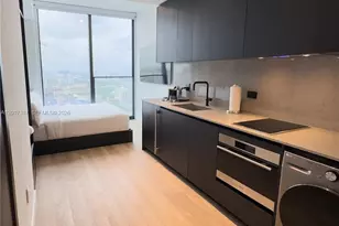 20 NE 11th St, Miami, FL 33132 - Photo 6