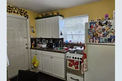 3431-3433 SW 4th St, Miami, FL 33135 - Photo 4