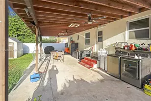 571 E 60th St, Hialeah, FL 33013 - Photo 16