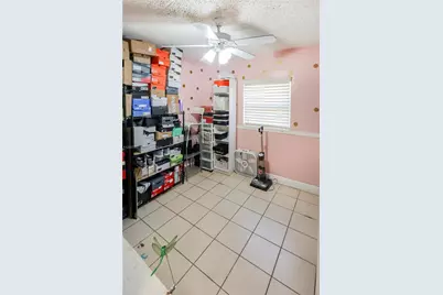 571 E 60th St, Hialeah, FL 33013 - Photo 12