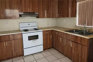 315 SW 10th Ave, Miami, FL 33130 - Photo 6