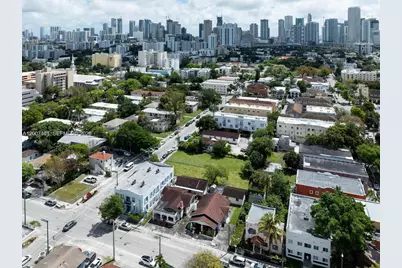 315 SW 10th Ave, Miami, FL 33130 - Photo 12
