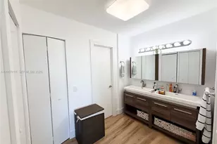 3701 N Country Club Dr, Aventura, FL 33180 - Photo 16