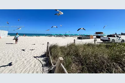 2899 Collins Ave #1040, Miami Beach, FL 33140 - Photo 18